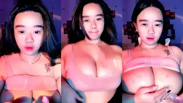 Jijiw Remaja Menggoda Asyik Memanjakan Diri Sendiri