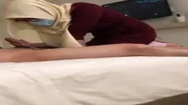Nemenin Majikannya Liburan Eh Malah Diajak Ngewe Sekalian